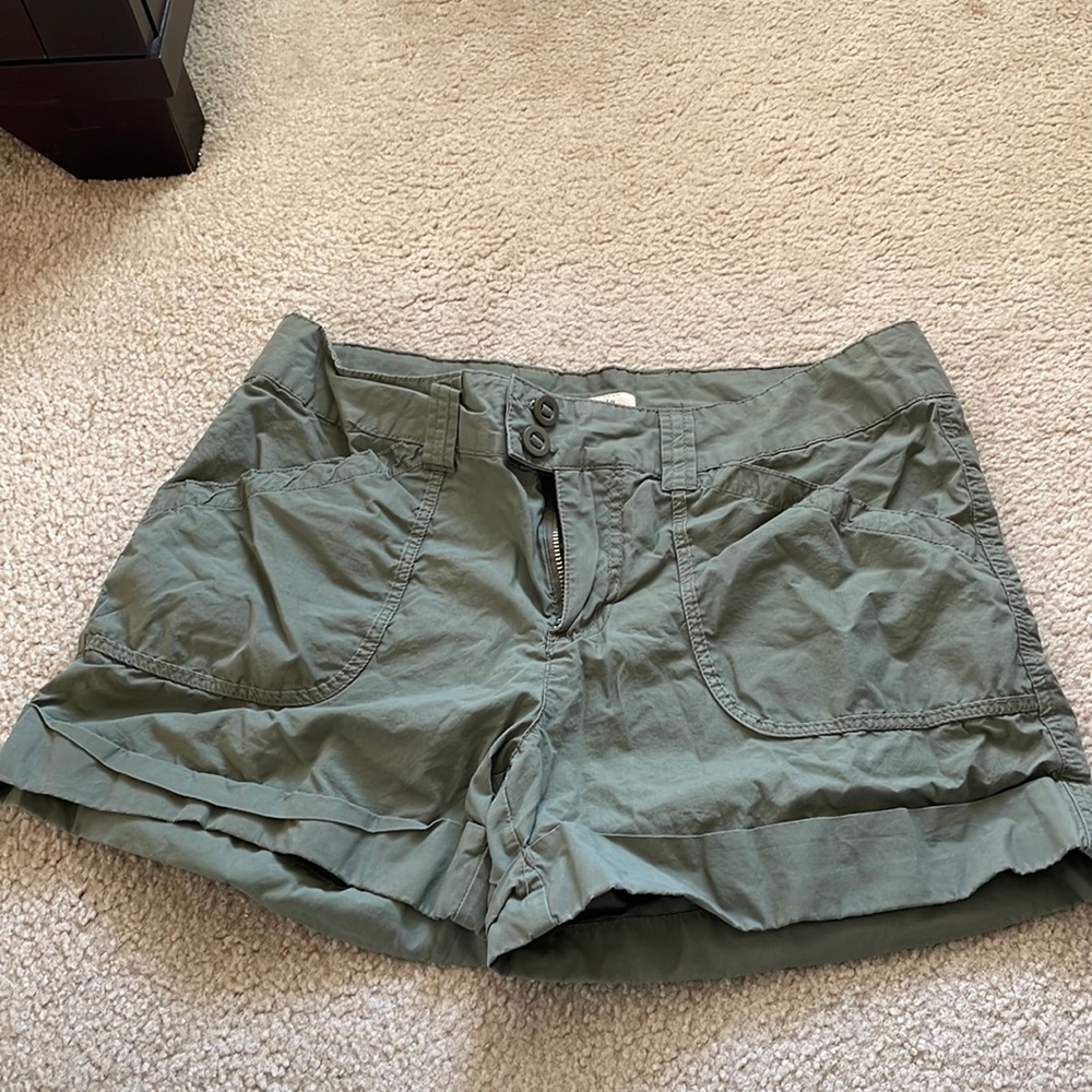 Green khaki shorts size 9/10